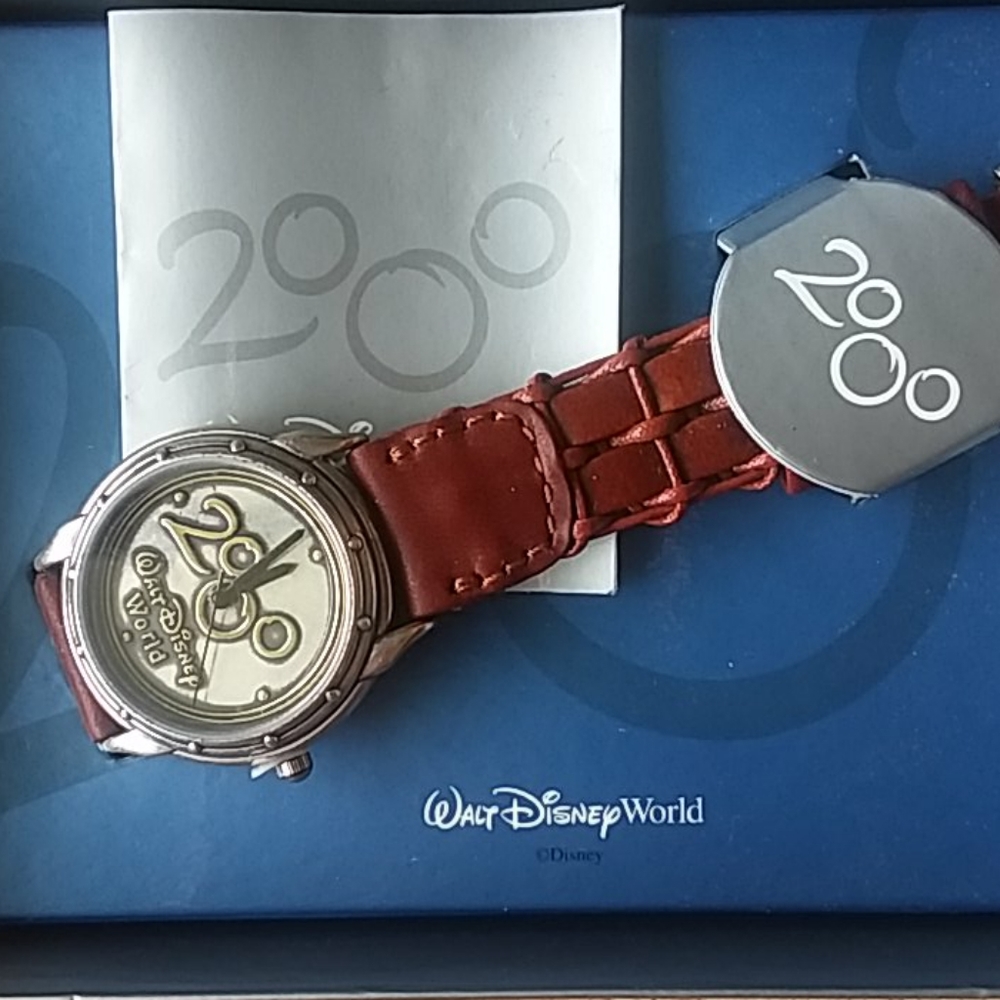 NIB RARE Disney watch - Picture 2 of 5